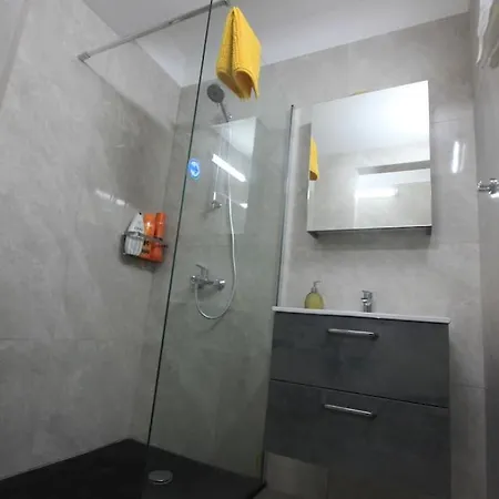 Superb Steps Away From Finikoudes Apartament Larnaca