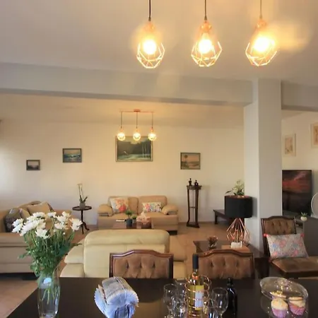 Superb Steps Away From Finikoudes Apartament *