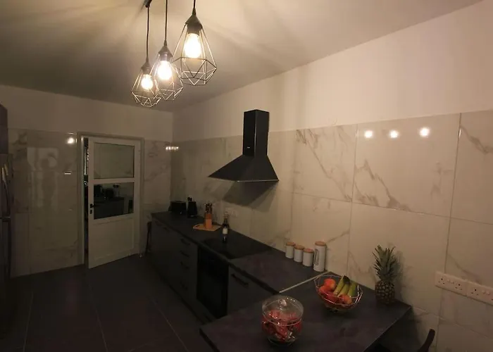 アパート Superb Steps Away From Finikoudes