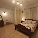 Superb Steps Away From Finikoudes Apartament