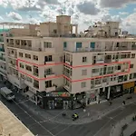 Superb Steps Away From Finikoudes Apartament Larnaca